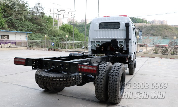 四驅(qū)雙排越野車,越野專用車底盤,東風(fēng)多利卡底盤,四驅(qū)輕卡底盤,東風(fēng)小霸王越野車,140馬力卡車底盤