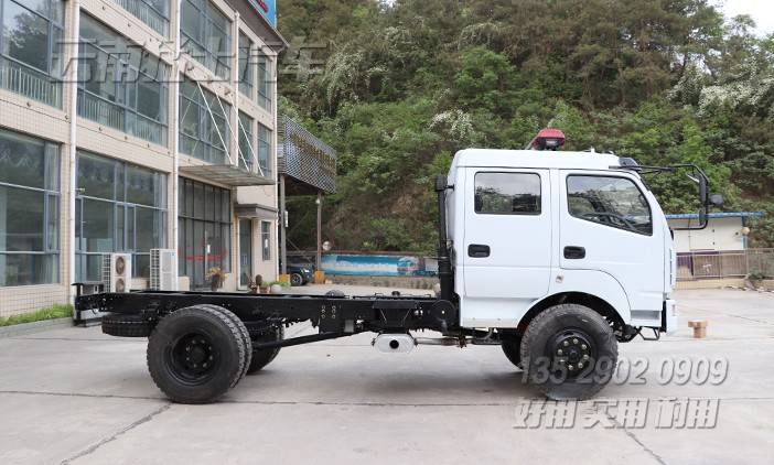 四驅(qū)雙排越野車,越野專用車底盤,東風(fēng)多利卡底盤,四驅(qū)輕卡底盤,東風(fēng)小霸王越野車,140馬力卡車底盤