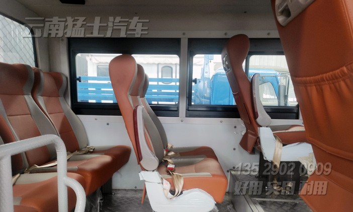 六驅(qū)越野專用車,救援搶險(xiǎn)車,油料運(yùn)輸車,特種客車,工程加運(yùn)油車,3立方加油車