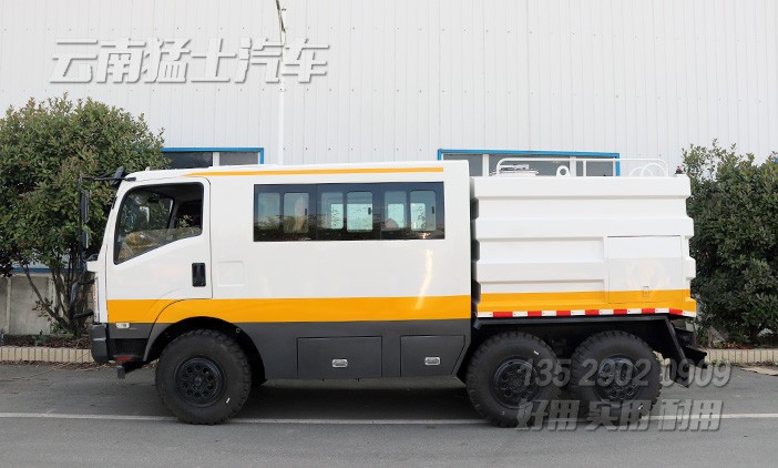 六驅(qū)越野專用車,救援搶險(xiǎn)車,油料運(yùn)輸車,特種客車,工程加運(yùn)油車,3立方加油車
