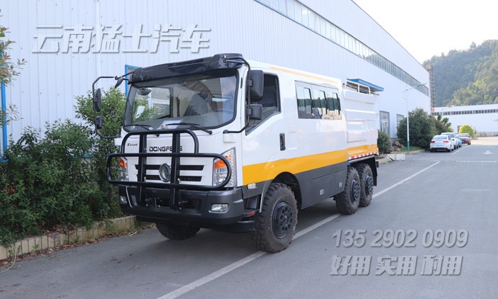六驅(qū)越野專用車,救援搶險(xiǎn)車,油料運(yùn)輸車,特種客車,工程加運(yùn)油車,3立方加油車