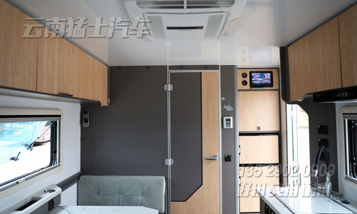 房車(chē)改裝,依維柯房車(chē),四驅(qū)越野房車(chē),家用自行式房車(chē),一體式房車(chē),戶(hù)外旅游房車(chē)