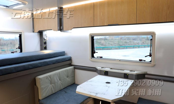 房車(chē)改裝,依維柯房車(chē),四驅(qū)越野房車(chē),家用自行式房車(chē),一體式房車(chē),戶(hù)外旅游房車(chē)