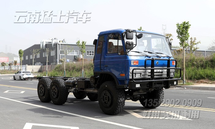東風(fēng)六驅(qū),特種車(chē)底盤(pán),加強(qiáng)型越野底盤(pán),EQ2102GJ,10噸卡車(chē)底盤(pán),6*6底盤(pán)配置