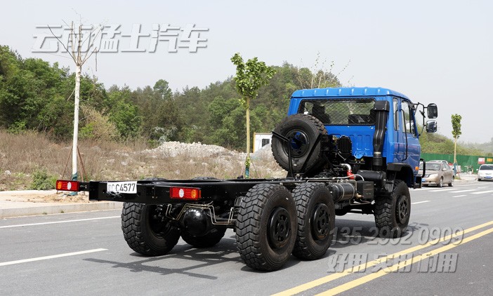 東風(fēng)六驅(qū),特種車(chē)底盤(pán),加強(qiáng)型越野底盤(pán),EQ2102GJ,10噸卡車(chē)底盤(pán),6*6底盤(pán)配置