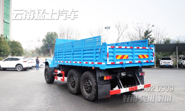 EQ2100自卸汽車,5噸尖頭自卸車,東風(fēng)藍(lán)自卸車,出口車專供,六驅(qū)自卸車,6*6公路運輸車