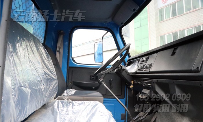 EQ2100自卸汽車,5噸尖頭自卸車,東風(fēng)藍(lán)自卸車,出口車專供,六驅(qū)自卸車,6*6公路運輸車