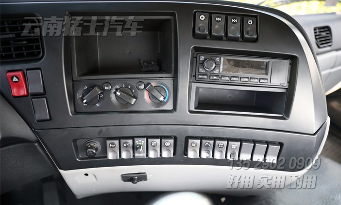 后八輪卡車底盤,六驅(qū)350馬力底盤,重型卡車底盤,專用車底盤改裝,濰柴發(fā)動機底盤,東風三橋車底盤