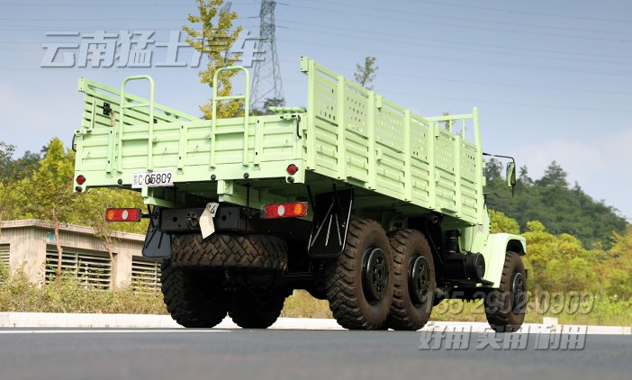 東風245,六驅(qū)長頭運輸車,6x6越野卡車,東風經(jīng)典老車,EQ2100出口直銷,加強型長頭卡車