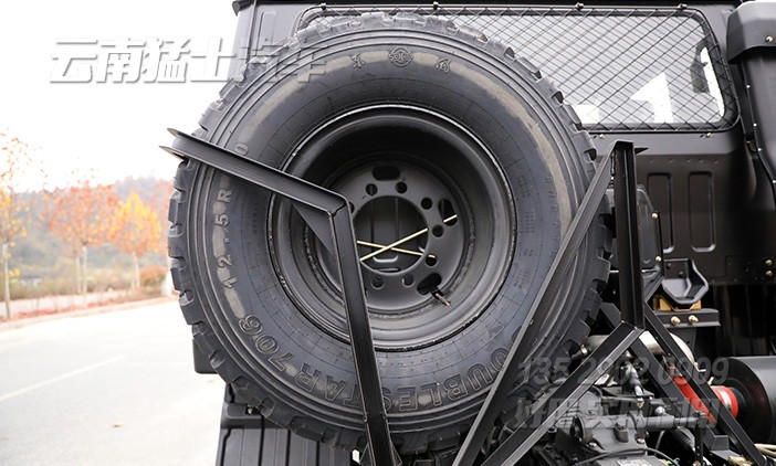 EQ246,東風(fēng)六驅(qū)底盤(pán),越野專用車底盤(pán),底盤(pán)定制,全地形越野車底盤(pán),6x6底盤(pán)