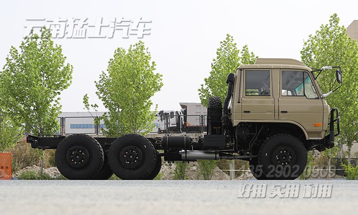 東風EQ2102NJ,六驅(qū)越野卡車底盤,越野專用車底盤,東風153高配,210馬力雙排卡車,輪胎充放氣,后置絞盤